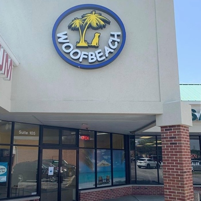 Woofbeach Bay - Aurora Logo