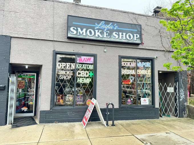 Layla's Smoke Shop - Columbus Logo