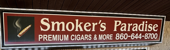 Smokers paradise - S Windsor Logo