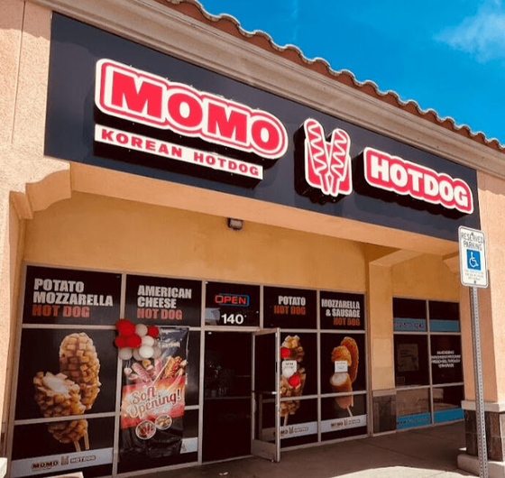 Momo Hotdog - Las Vegas Logo