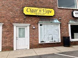 Cigar N Vape - W. Hartford Logo