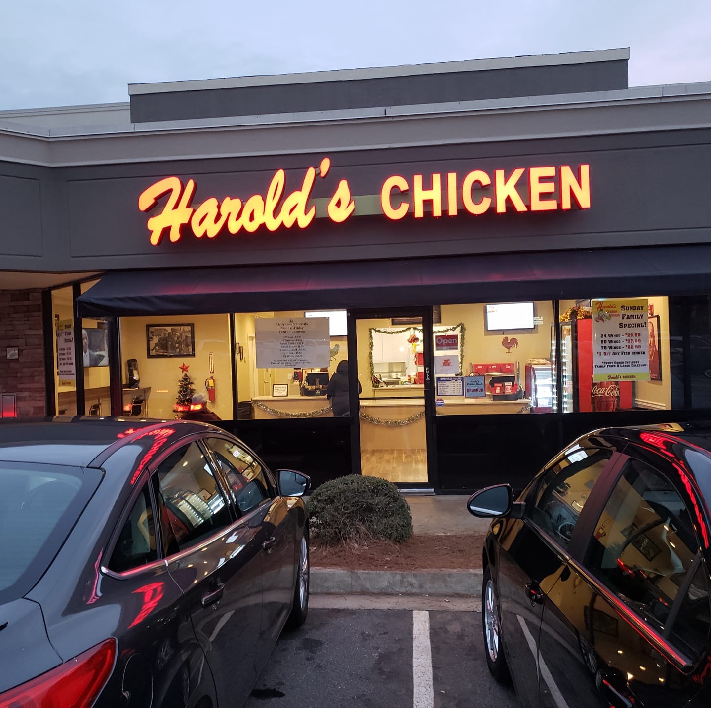 Harold's Chicken Shack Logo
