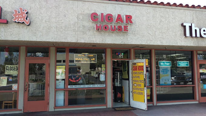 Cigar House  Logo