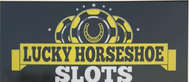 Lucky Horseshoe Slots - Roscoe Logo